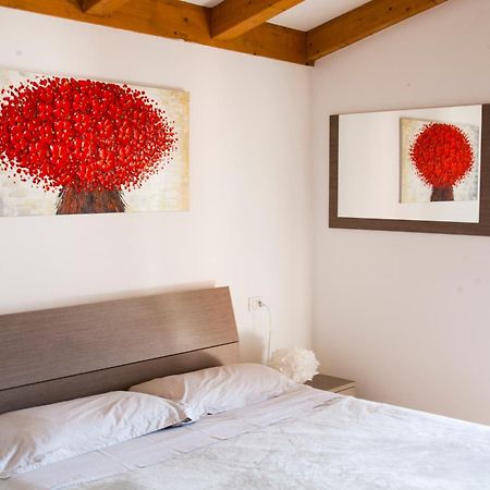 Porta Del Garda Apartment Dro Bagian luar foto