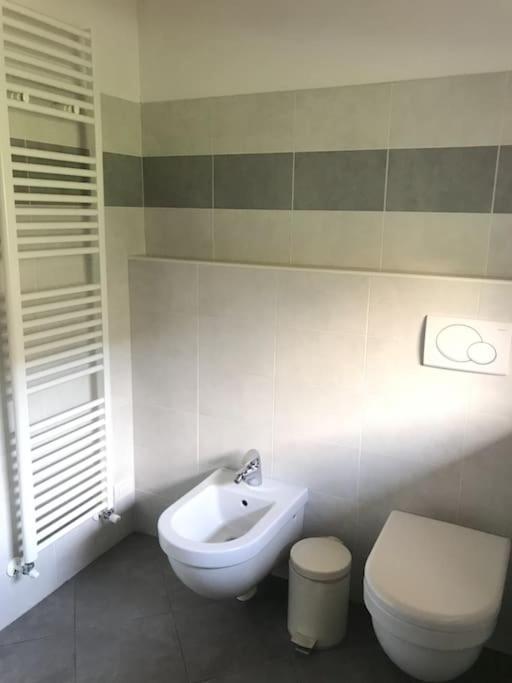 Porta Del Garda Apartment Dro Bagian luar foto