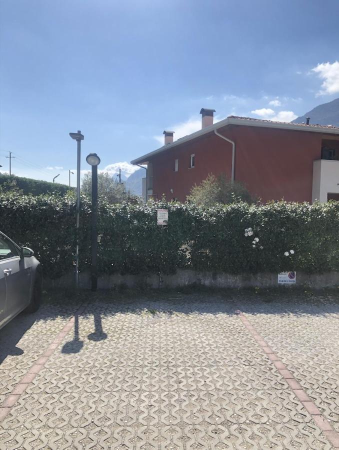 Porta Del Garda Apartment Dro Bagian luar foto